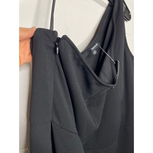 NEW Torrid Crepe One Shoulder Wrap Skirt Romper Black Size 24 - Picture 3 of 8